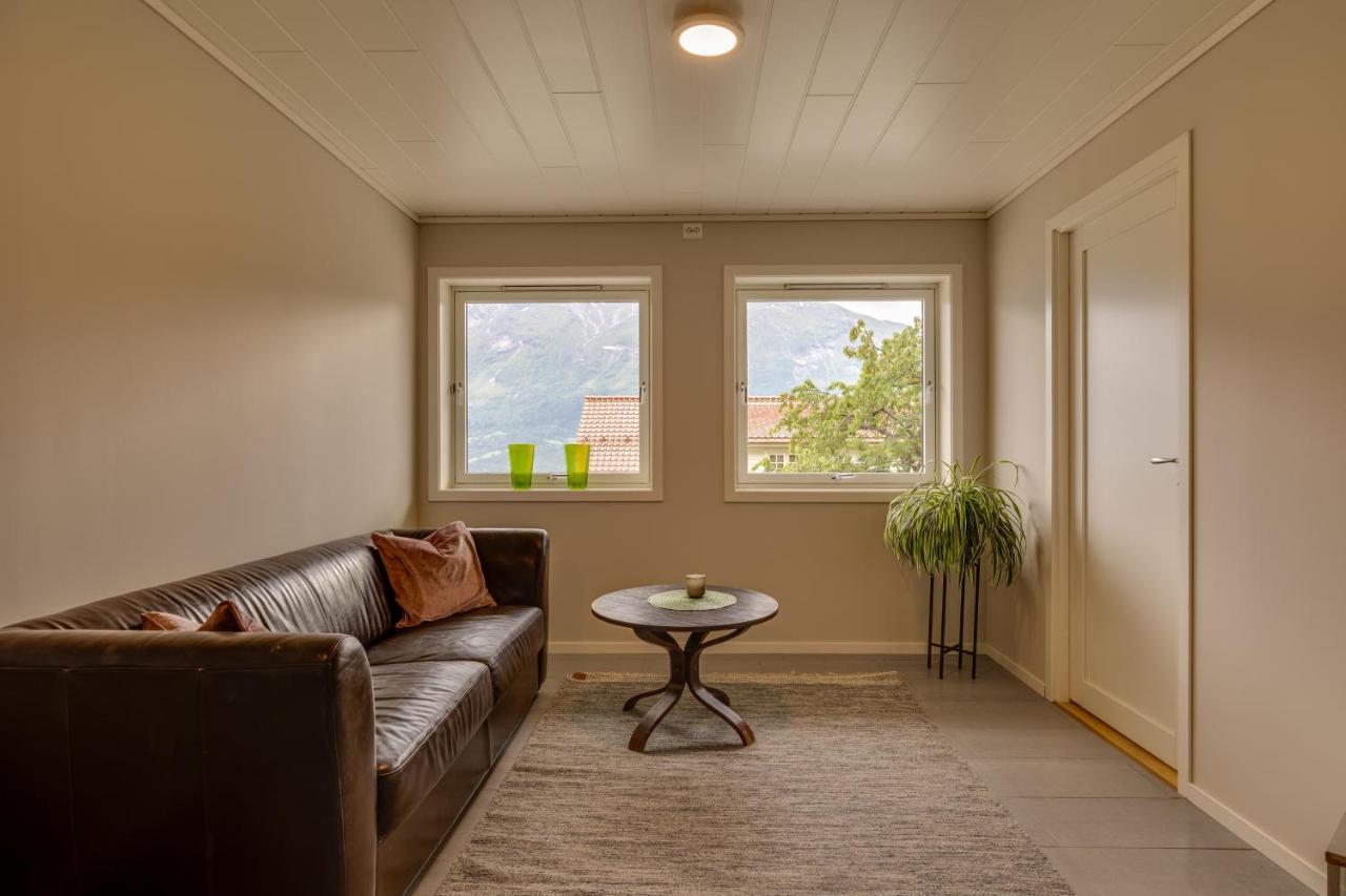 Flotunet - Jornhuset Stryn Bagian luar foto